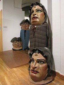 Far&agrave;ndula. 500 anys d'imatgeria festiva de Girona. Cercavila de cloenda