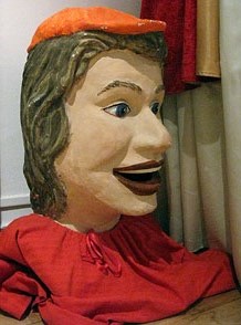 Far&agrave;ndula. 500 anys d'imatgeria festiva de Girona. Cercavila de cloenda