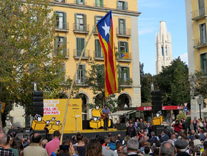 Crida a la participació per al 9N a la plaça de la Independència