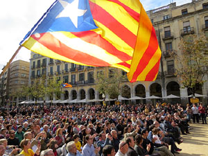 Crida a la participació per al 9N a la plaça de la Independència