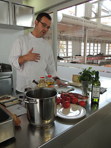 Sessió de cuina romana a l'Aula Gastronòmica del Mercat del Lleó