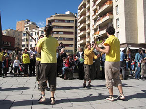 Enlla&ccedil;ats per la Llengua. La cercavila