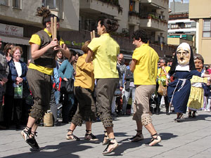 Enlla&ccedil;ats per la Llengua. La cercavila