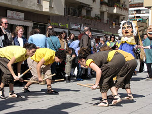 Enlla&ccedil;ats per la Llengua. La cercavila