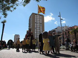Enlla&ccedil;ats per la Llengua. La cercavila