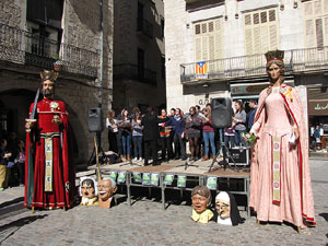 Enlla&ccedil;ats per la Llengua. La pla&ccedil;a del Vi