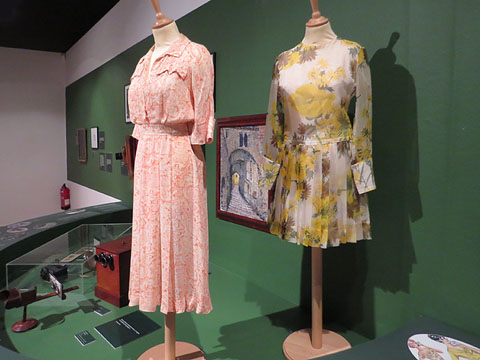 Vestits d'&egrave;poca i objectes d'equipatge antics