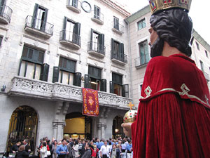 Homenatge als germans Roca del Celler de Can Roca. Activitats a la plaça del Vi