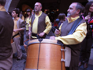 Homenatge als germans Roca del Celler de Can Roca. Activitats a la plaça del Vi