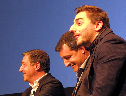 Els germans Roca durant l'homenatge i felicitació al Teatre Municipal