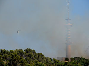 Incendi forestal darrere Les Pedreres