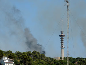 Incendi forestal darrere Les Pedreres