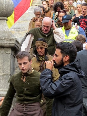 Figurants baixant les escales de la Catedral