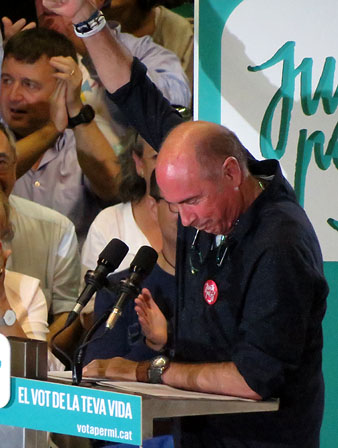 Llu&iacute;s Llach en un moment de la seva intervenci&oacute;