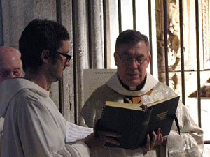 Festa de la Mare de Déu de Gràcia i de Bell-ull als claustres de la Catedral de Girona