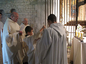 Festa de la Mare de Déu de Gràcia i de Bell-ull als claustres de la Catedral de Girona