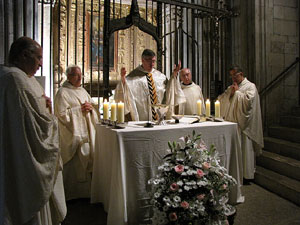 Festa de la Mare de D&eacute;u de Gr&agrave;cia i de Bell-ull als claustres de la Catedral de Girona