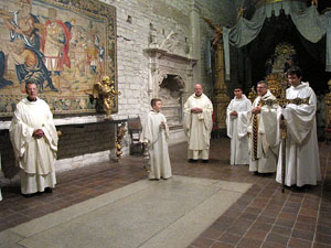 Festa de la Mare de Déu de Gràcia i de Bell-ull als claustres de la Catedral de Girona