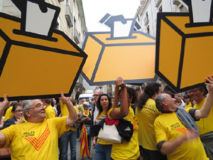 Concentraci&oacute; pel 9N a la pla&ccedil;a del Vi