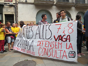 Concentraci&oacute; pel 9N a la pla&ccedil;a del Vi