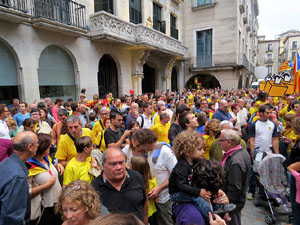 Concentraci&oacute; pel 9N a la pla&ccedil;a del Vi