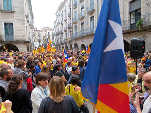 Concentraci&oacute; pel 9N a la pla&ccedil;a del Vi