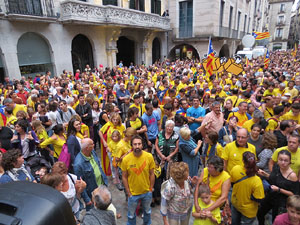 Concentraci&oacute; pel 9N a la pla&ccedil;a del Vi