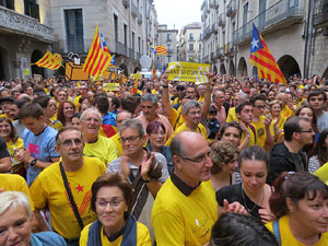 Concentraci&oacute; pel 9N a la pla&ccedil;a del Vi