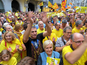 Concentraci&oacute; pel 9N a la pla&ccedil;a del Vi