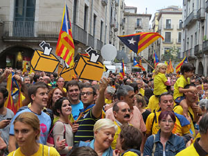 Concentraci&oacute; pel 9N a la pla&ccedil;a del Vi