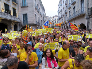 Concentraci&oacute; pel 9N a la pla&ccedil;a del Vi