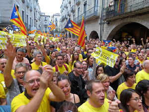 Concentraci&oacute; pel 9N a la pla&ccedil;a del Vi
