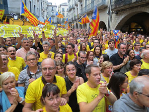 Concentraci&oacute; pel 9N a la pla&ccedil;a del Vi