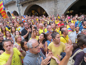 Concentraci&oacute; pel 9N a la pla&ccedil;a del Vi