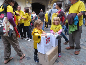 Concentraci&oacute; pel 9N a la pla&ccedil;a del Vi
