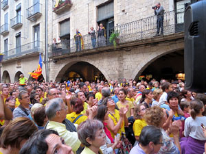 Concentraci&oacute; pel 9N a la pla&ccedil;a del Vi