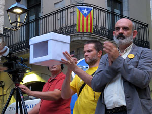 Concentraci&oacute; pel 9N a la pla&ccedil;a del Vi