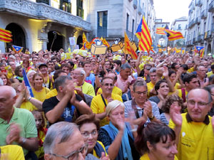Concentraci&oacute; pel 9N a la pla&ccedil;a del Vi