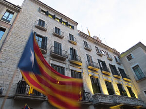 Concentraci&oacute; pel 9N a la pla&ccedil;a del Vi