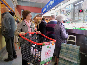 Mercat del Lle&oacute;. Lliurament del premi T'atreveixes a gastar 500 euros en tres hores?