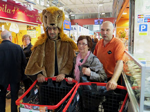 Mercat del Lle&oacute;. Lliurament del premi T'atreveixes a gastar 500 euros en tres hores?
