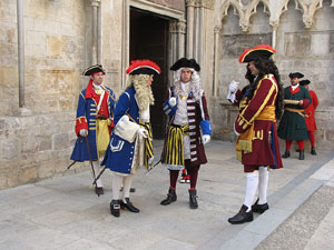 Sortida de la bas&iacute;lica de Sant Feliu