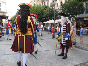 Desfilada a la pla&ccedil;a del Vi
