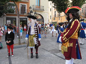 Desfilada a la pla&ccedil;a del Vi