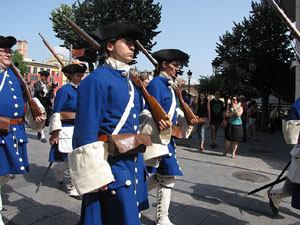 Desfilada a la pla&ccedil;a del Vi