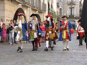 Desfilada a la pla&ccedil;a del Vi