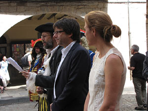 Sortida de la bas&iacute;lica de Sant Feliu