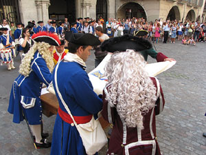 Clavetejat de la bandera a la plaça del Vi