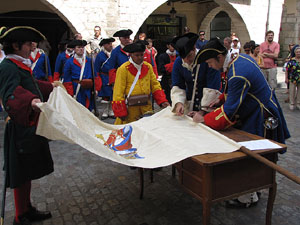 Clavetejat de la bandera a la plaça del Vi