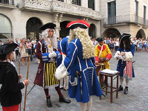 Clavetejat de la bandera a la plaça del Vi